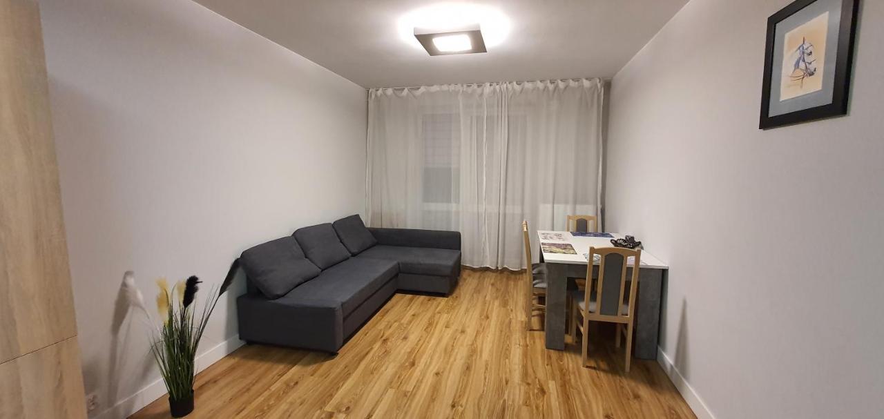 Fajny Apartament Z Parkingiem, Obok Metra. Warschau Buitenkant foto