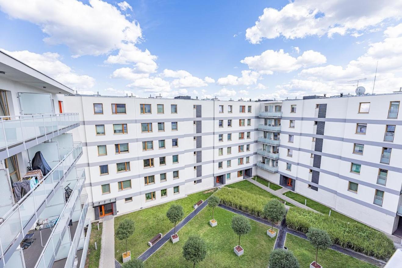 Fajny Apartament Z Parkingiem, Obok Metra. Warschau Buitenkant foto