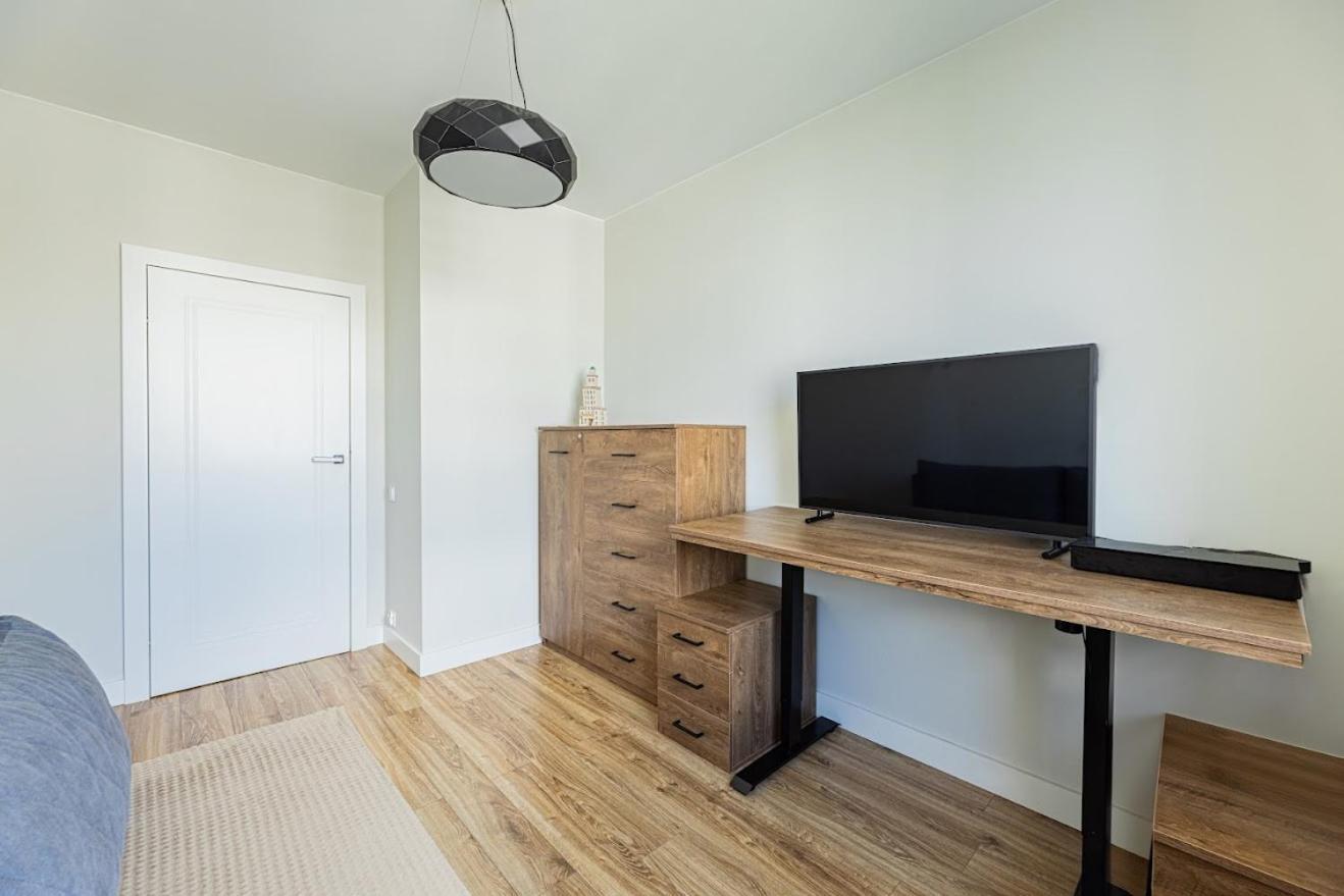 Fajny Apartament Z Parkingiem, Obok Metra. Warschau Buitenkant foto