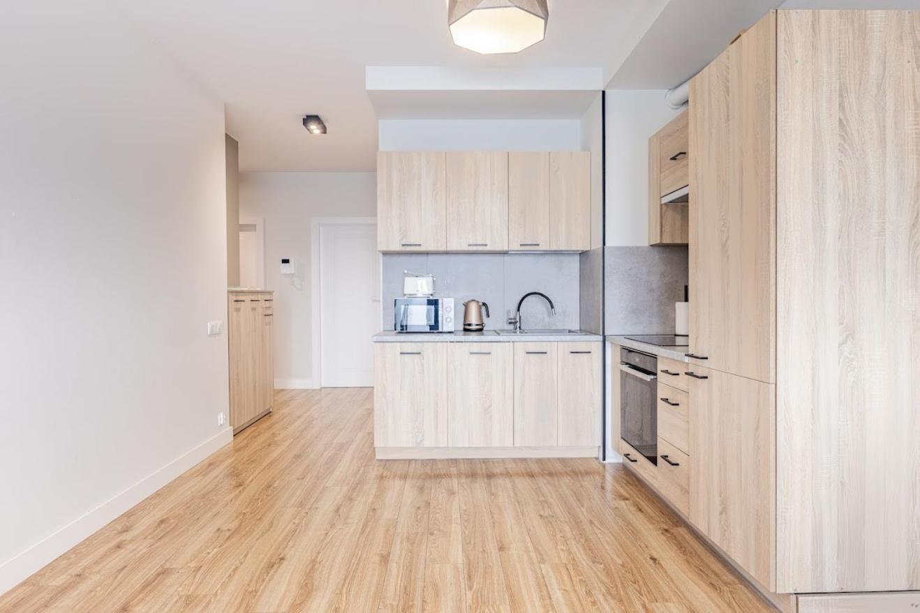 Fajny Apartament Z Parkingiem, Obok Metra. Warschau Buitenkant foto
